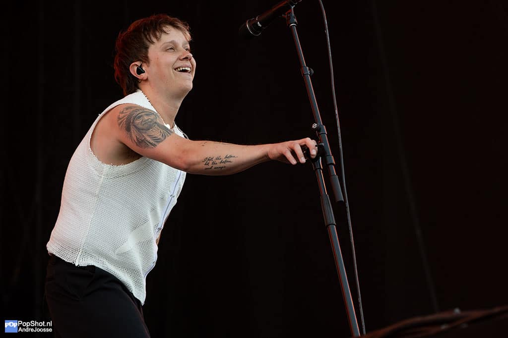 Nothing But Thieves